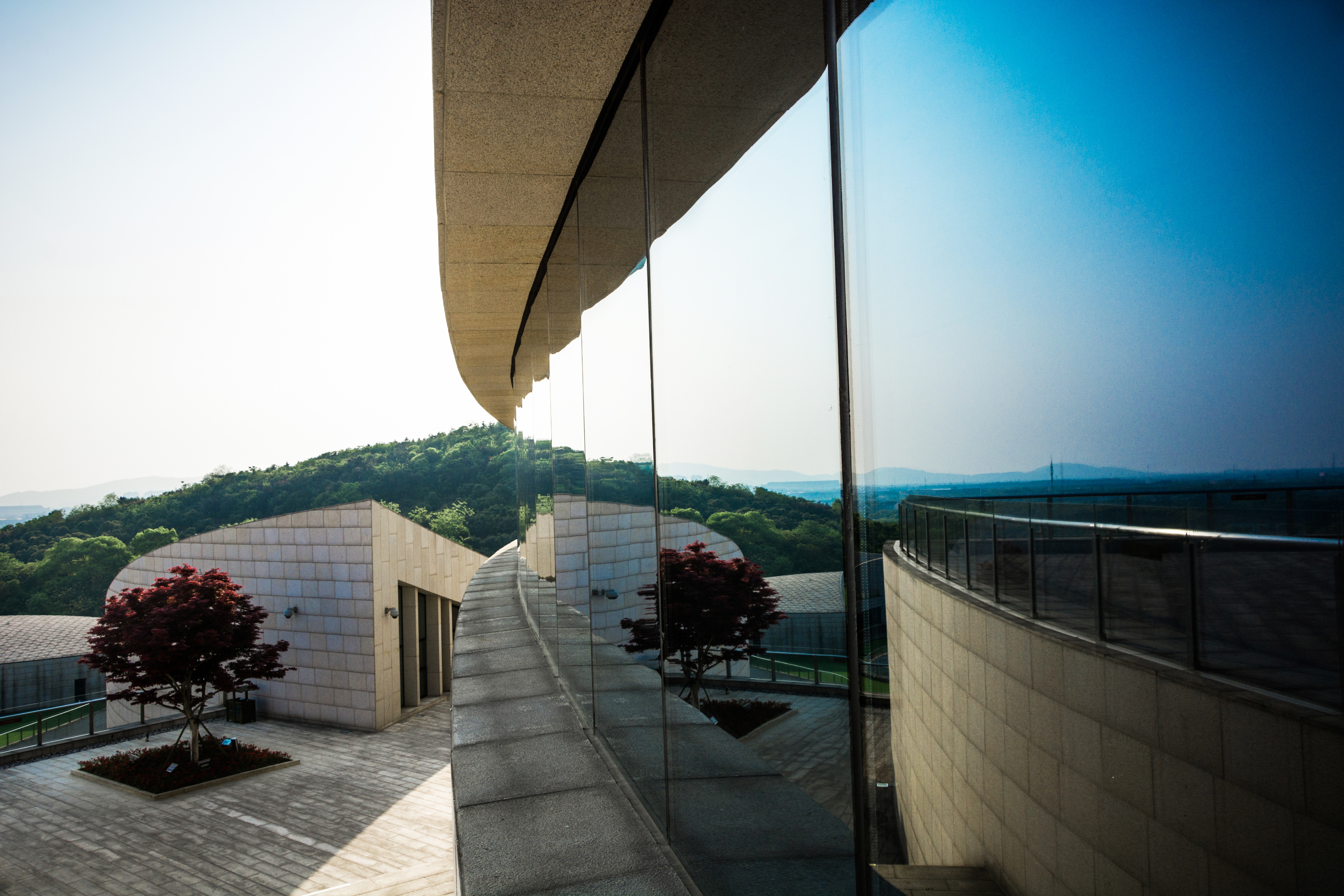 The Rise of Glass Railings in Modern Sri Lankan Architecture