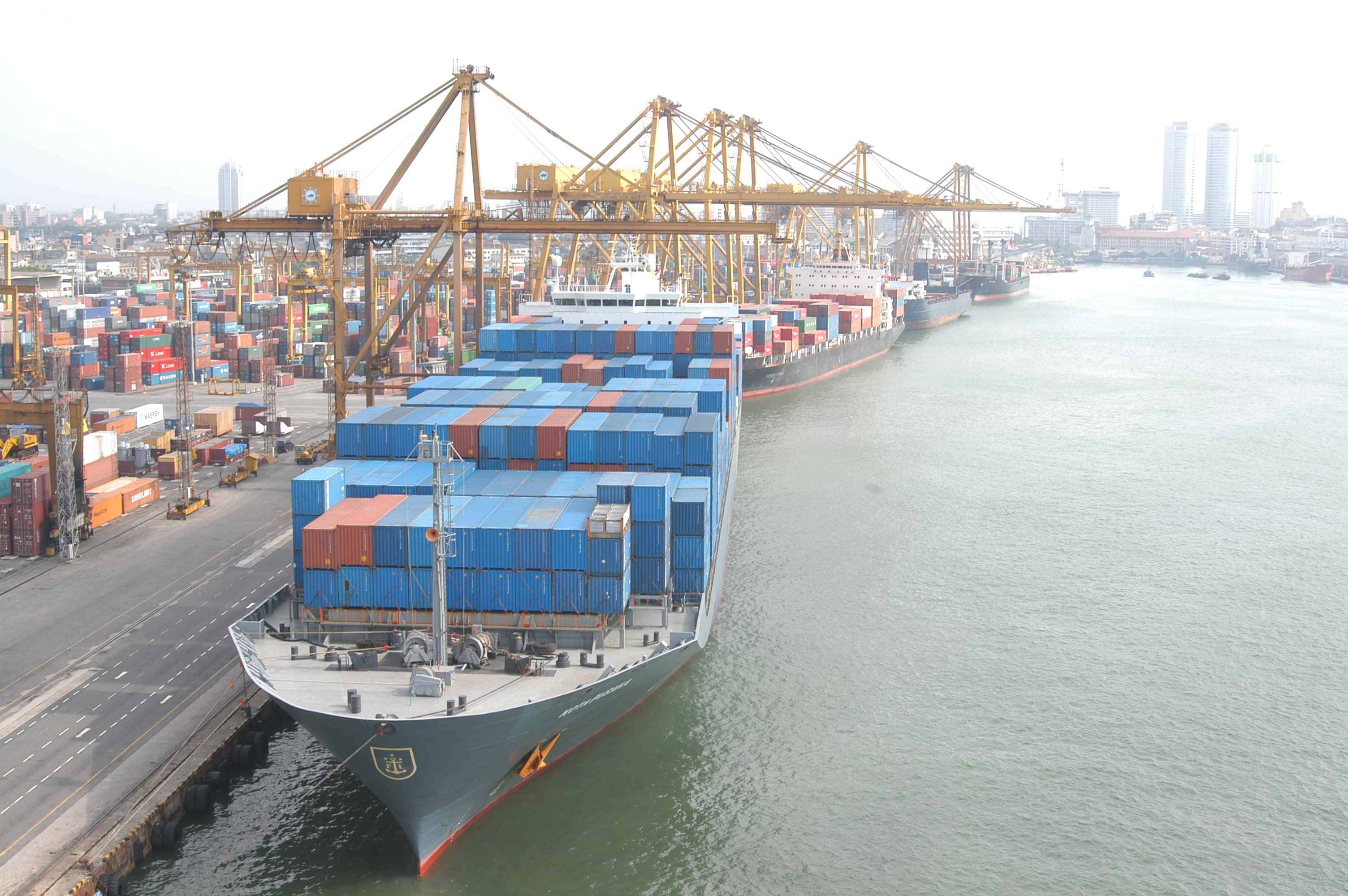 Colombo dock cranes - 3