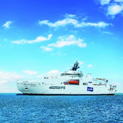 Bulk carrier unloading cargo